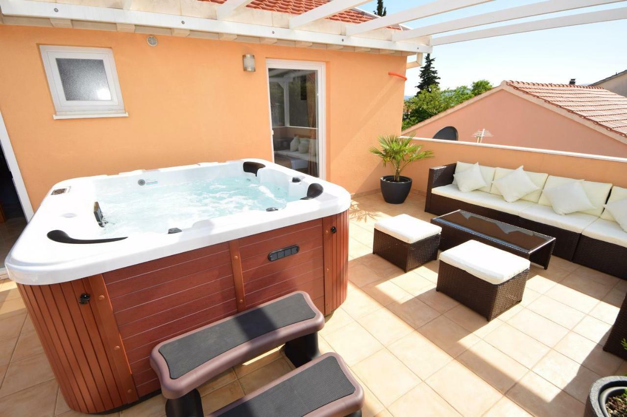 Luxury Penthouse With Jacuzzi In Appartement *