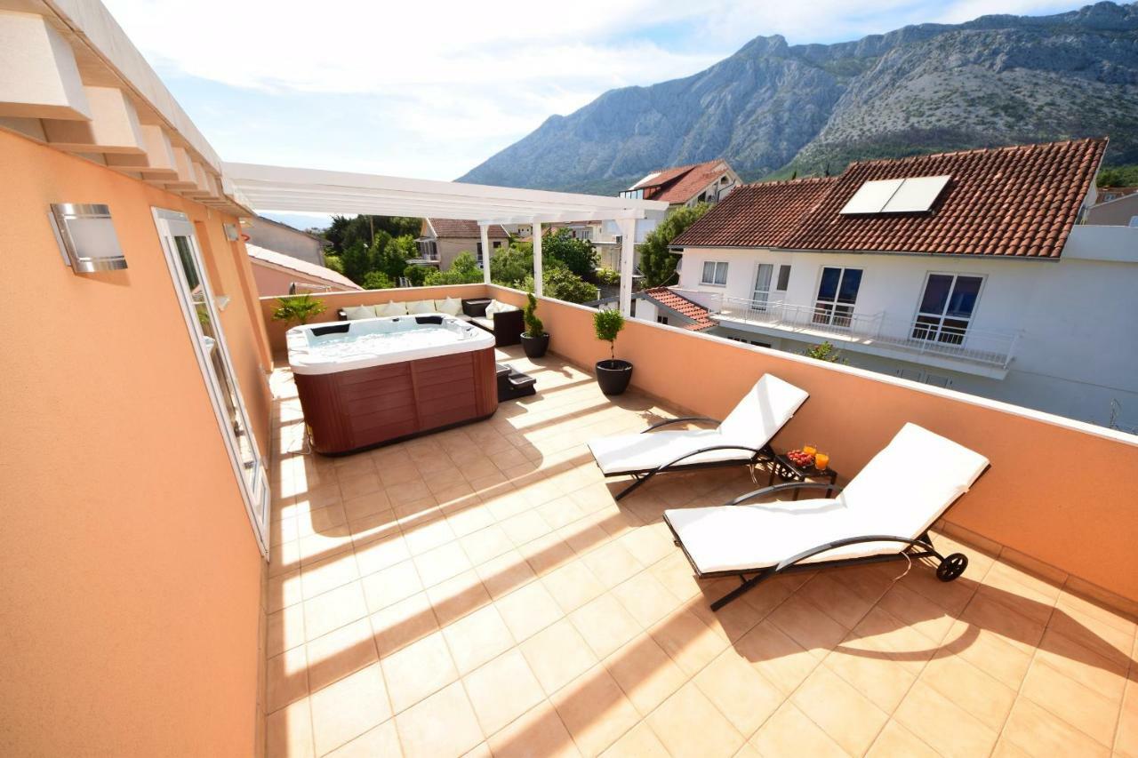 Luxury Penthouse With Jacuzzi In *
