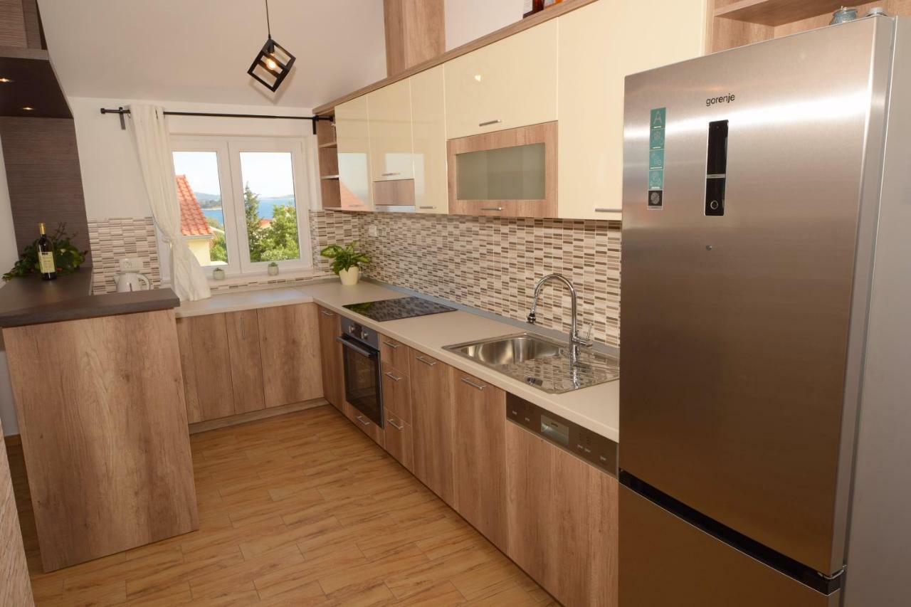 Luxury Penthouse With Jacuzzi In Orebić