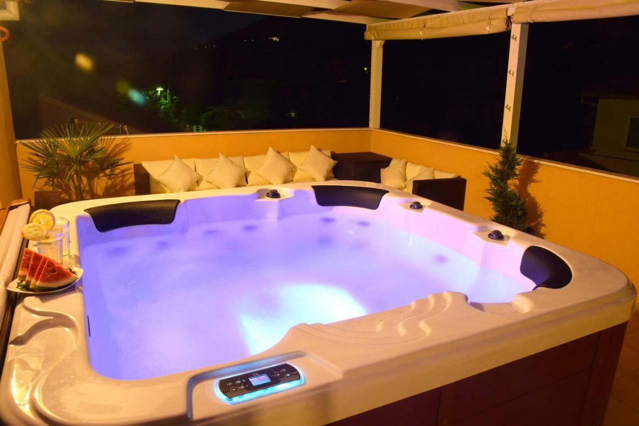 Luxury Penthouse With Jacuzzi In *