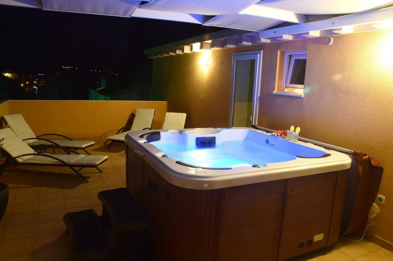 Luxury Penthouse With Jacuzzi In * Orebić
