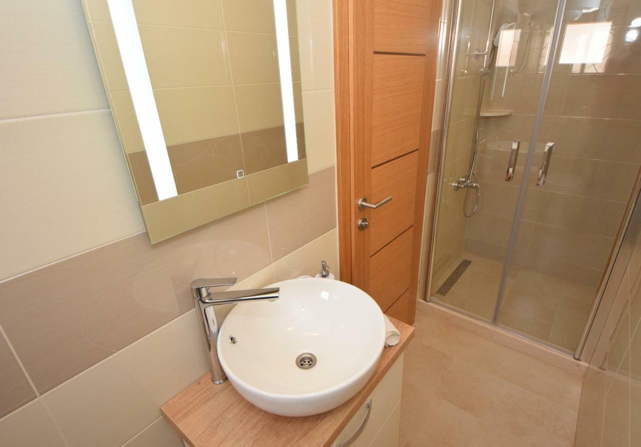 Luxury Penthouse With Jacuzzi In Orebić