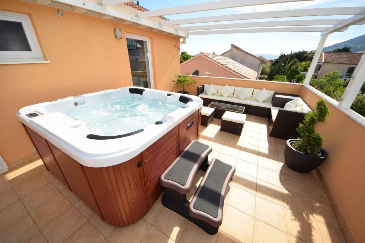 Luxury Penthouse With Jacuzzi In * Orebić